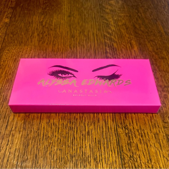 ANASTASIA BEVERLY HILLS
Alyssa Edwards Palette - Picture 3 of 3